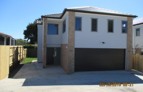 96 Kimpton Road (3 Houses)