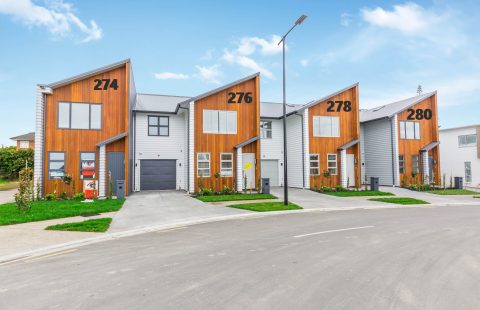 274-280 Jack Lachlan Drive (4 Houses)